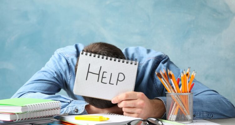 Como Identificar Burnout em Funcionários Antes que Virem Estatística